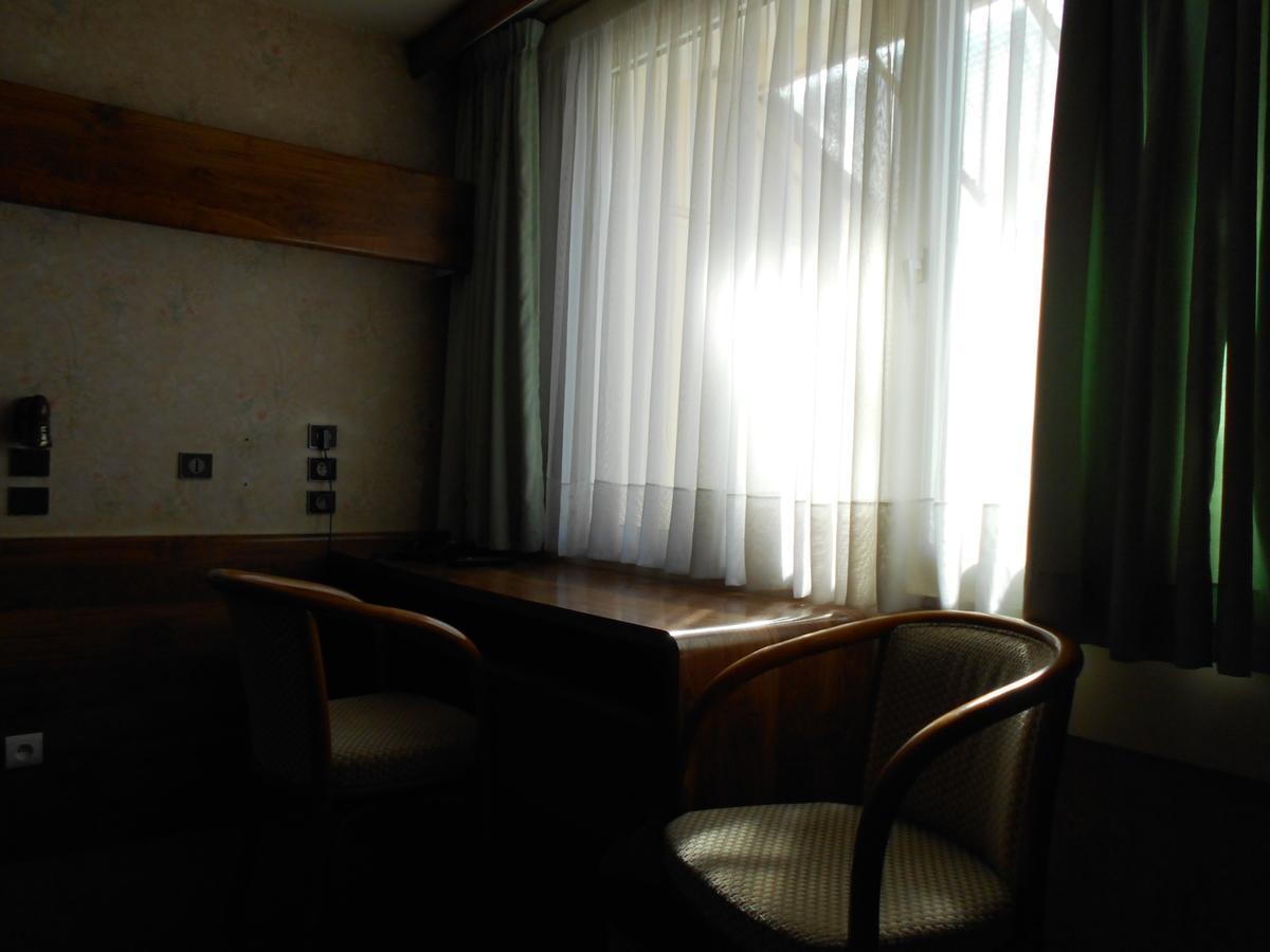 Hotel Du Jura Audincourt Ngoại thất bức ảnh